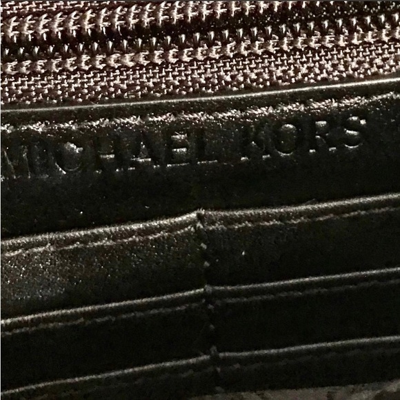 NWT Michael Kors Limited Edition Natalia Tile Clutch - Picture 7 of 10